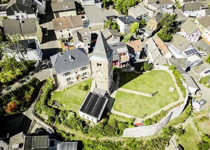 Gaestehaus Auf Der Burg Im Vulkan Park Laacher *